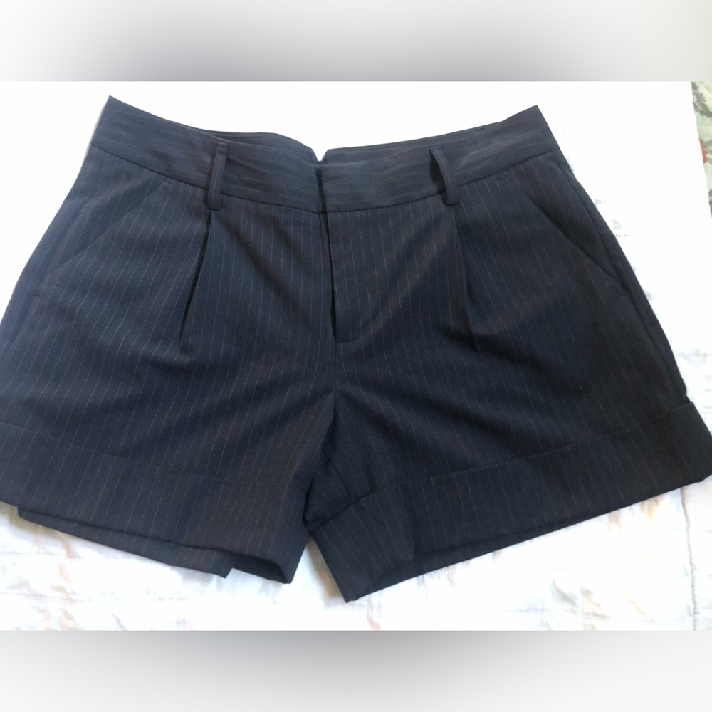 GAP tailored cuffed pinstripe shorts. Size 6